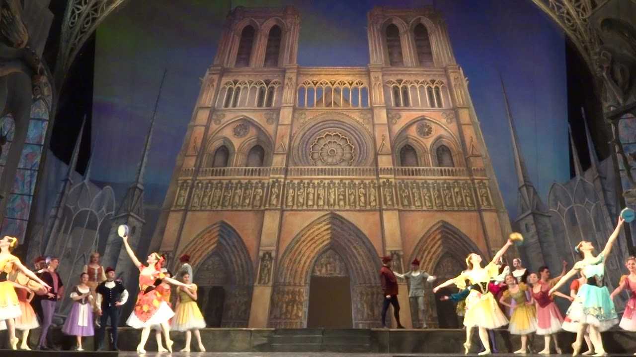 Notre dame de paris - watch in novat