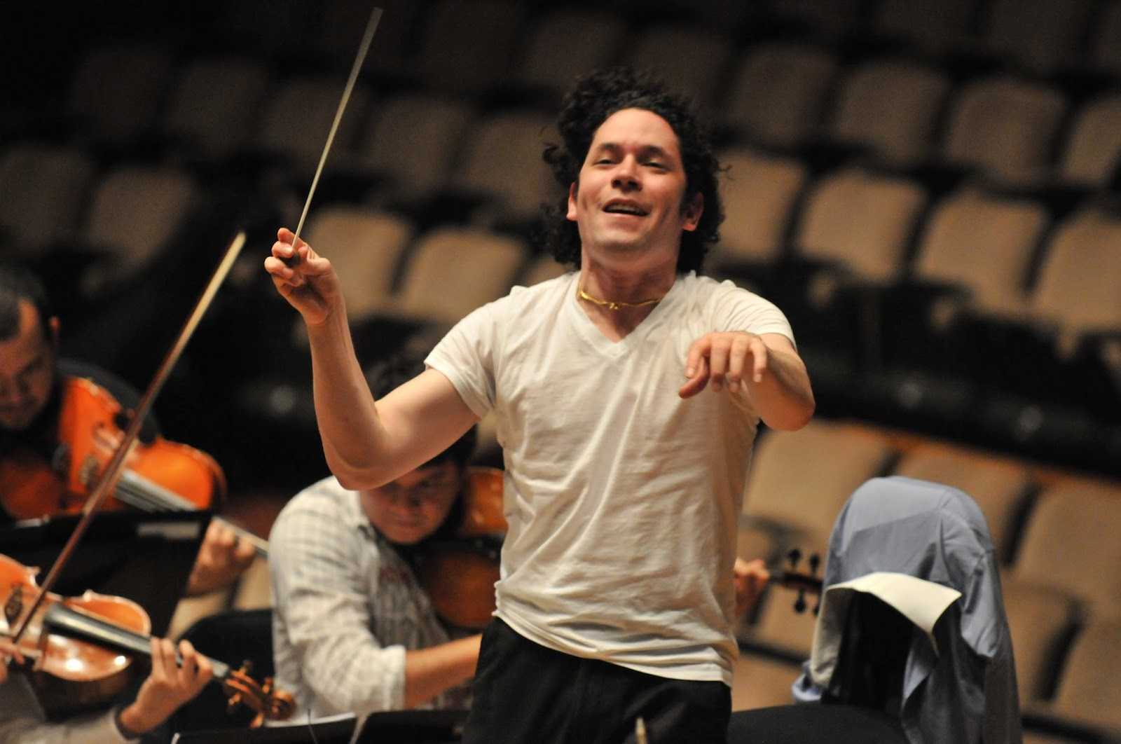 Gustavo dudamel | conductor | biography, music, facts and news