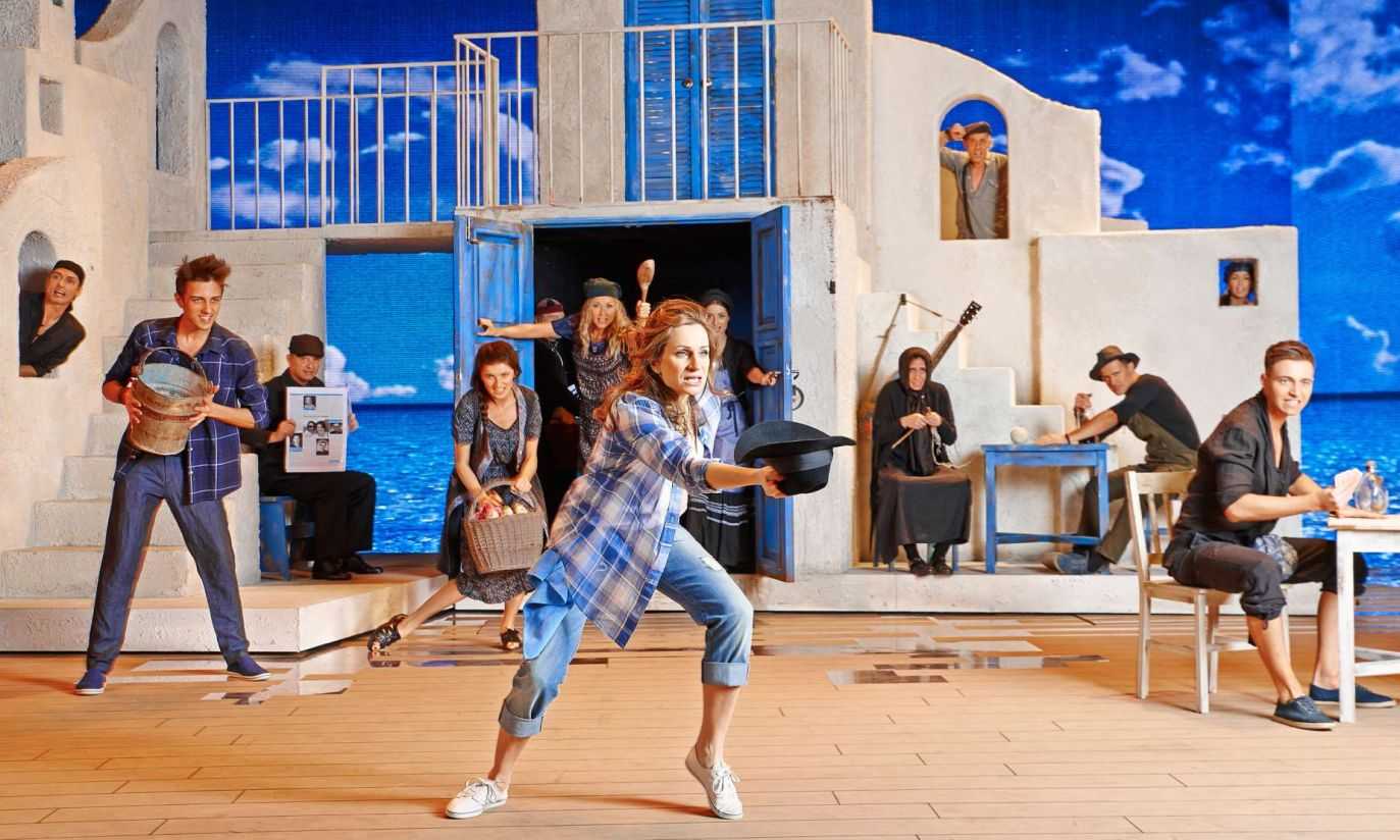 Mamma mia! обзор фильма - обзоры фильмов