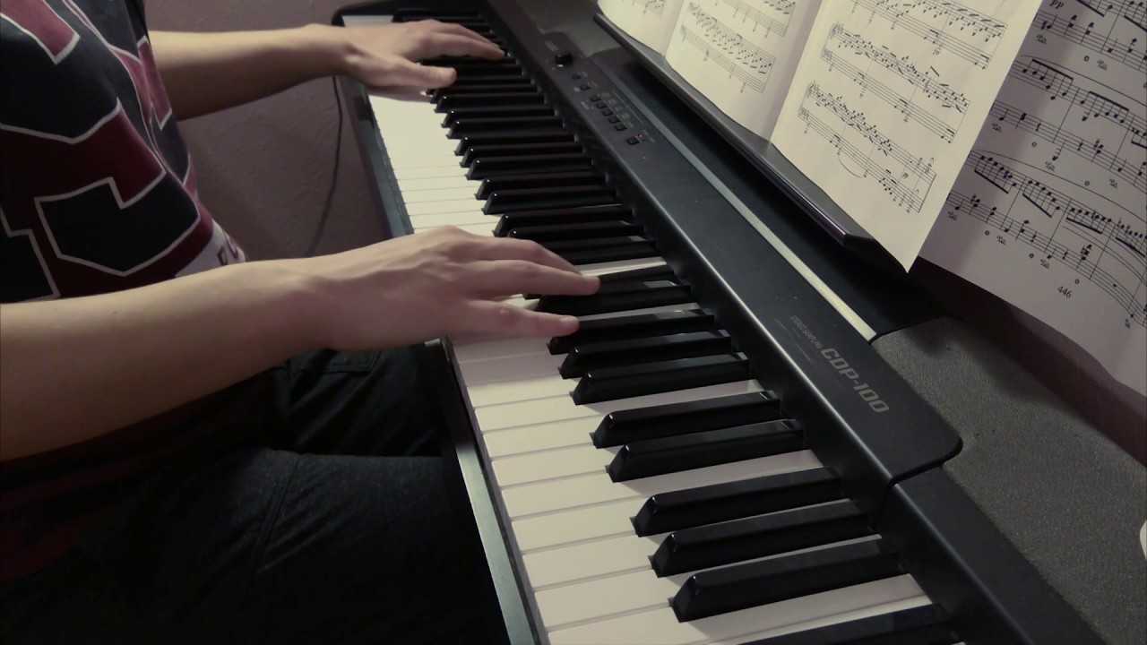 Бетховен сонаты для фортепиано слушать. Лунная Соната на пианино. Пианино Соната. Лунная Соната исполнение. Фортепиано Бетховена.